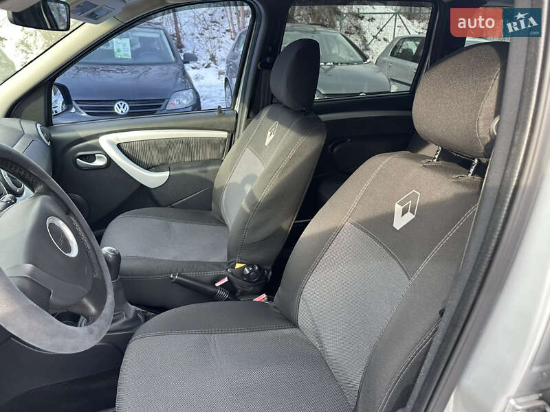 Седан Dacia Logan 2011 в Каменском