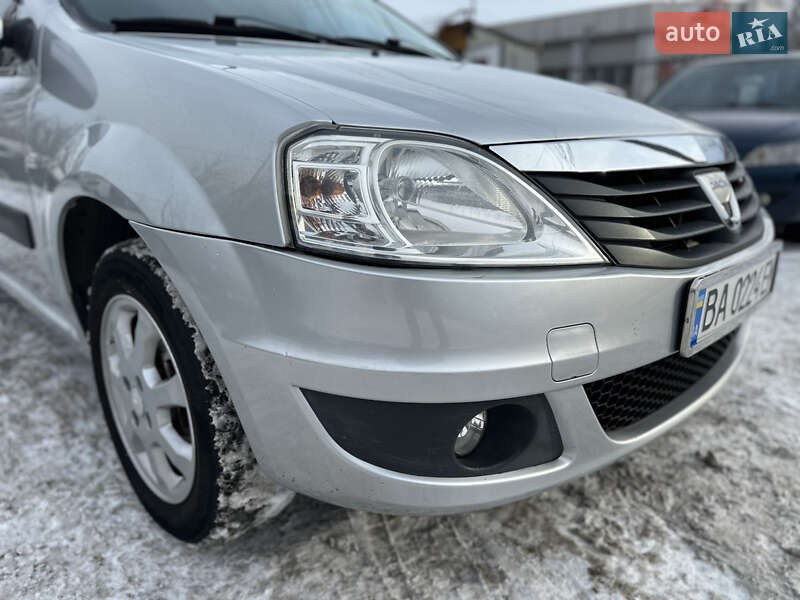 Седан Dacia Logan 2011 в Каменском