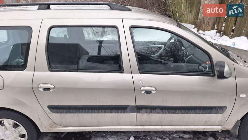 Седан Dacia Logan 2009 в Валках