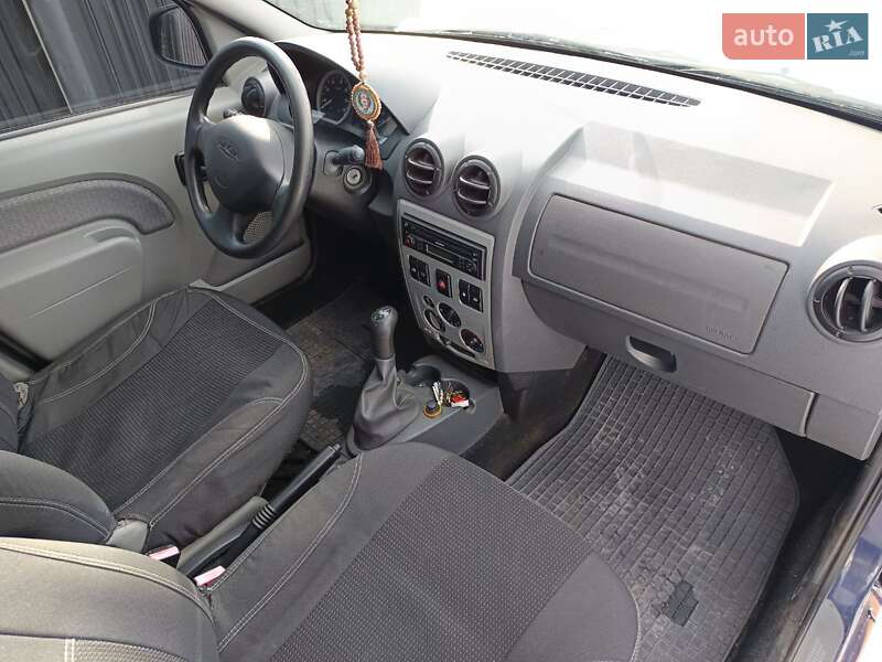 Седан Dacia Logan 2007 в Батурине
