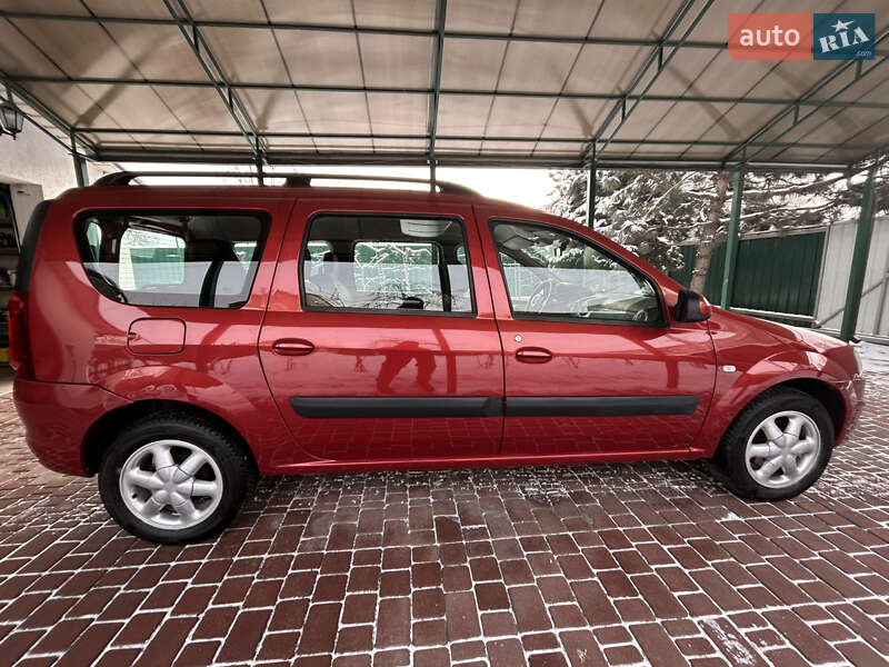 Седан Dacia Logan 2011 в Белой Церкви