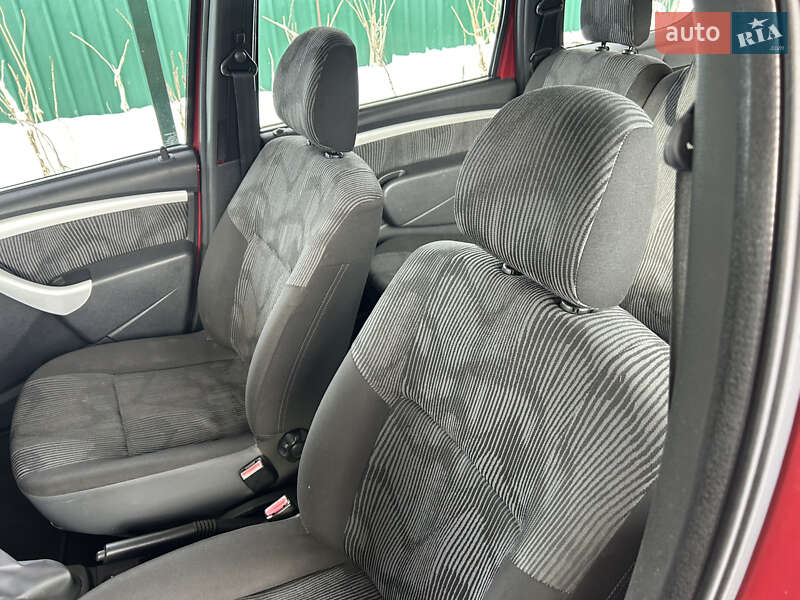 Седан Dacia Logan 2011 в Белой Церкви