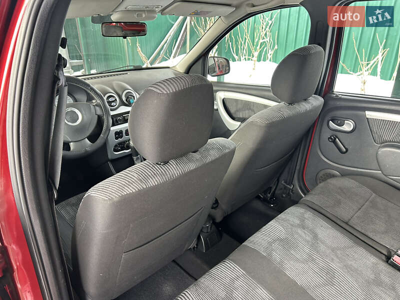 Седан Dacia Logan 2011 в Белой Церкви