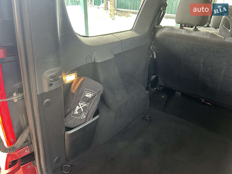 Седан Dacia Logan 2011 в Белой Церкви