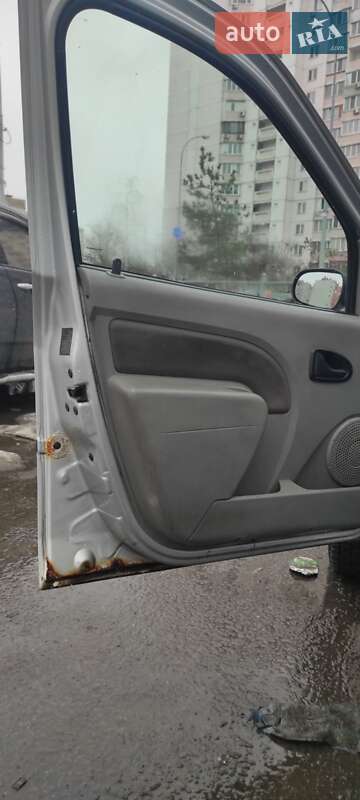 Седан Dacia Logan 2008 в Киеве фото 6 Седан Dacia Logan 2008 в Киеве