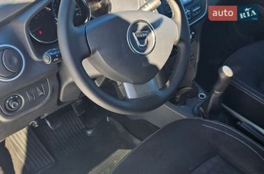 Седан Dacia Logan 2015 в Умани