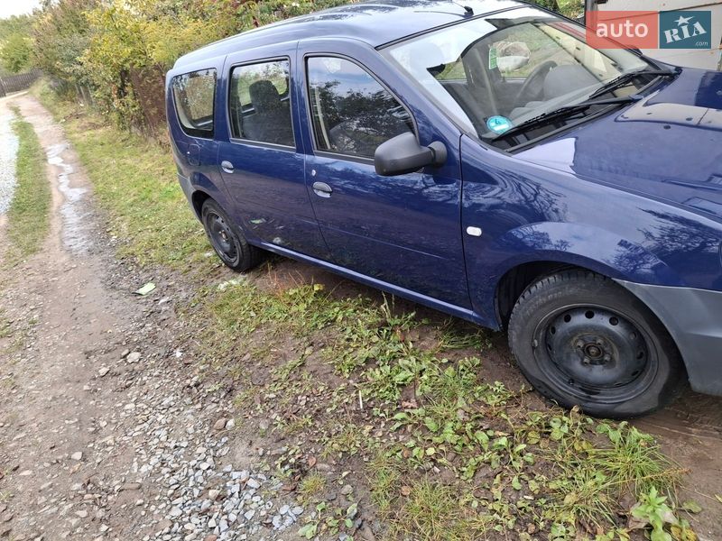 Седан Dacia Logan 2009 в Ровно