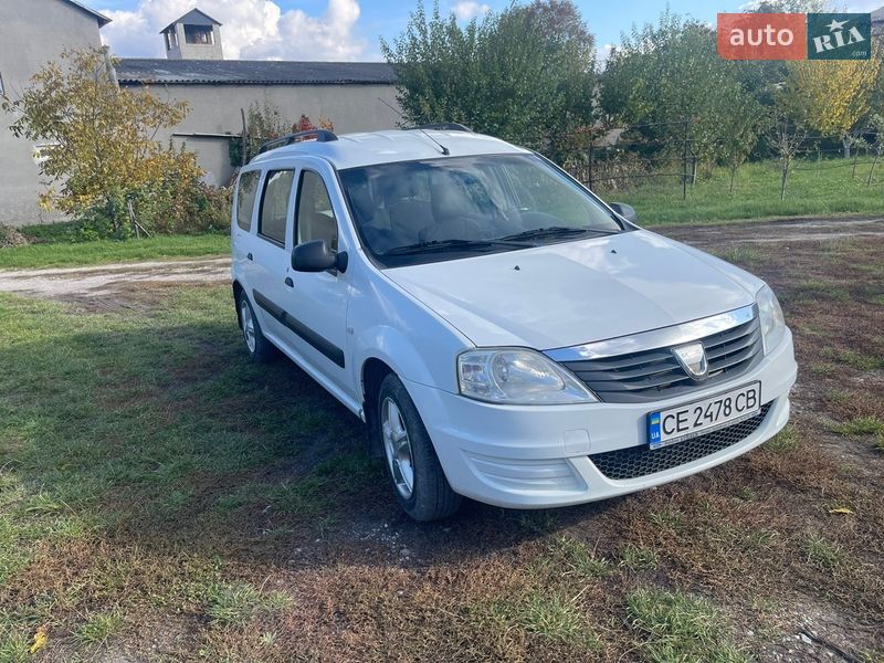Седан Dacia Logan 2009 в Хотине