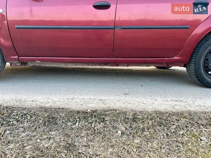 Седан Dacia Logan 2006 в Івано-Франківську