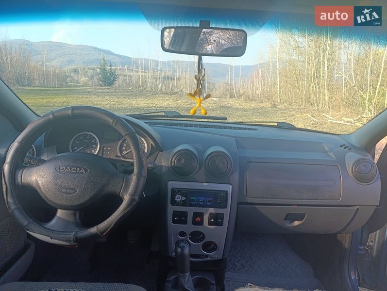 Седан Dacia Logan 2007 в Ужгороде