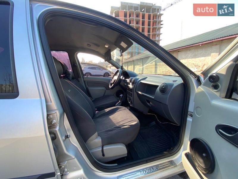 Седан Dacia Logan 2007 в Ужгороде