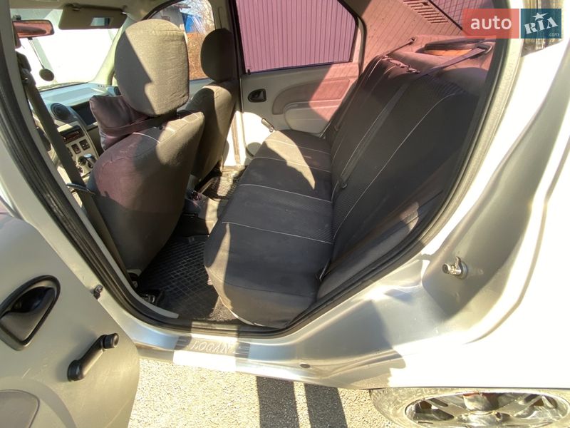 Седан Dacia Logan 2007 в Ужгороде