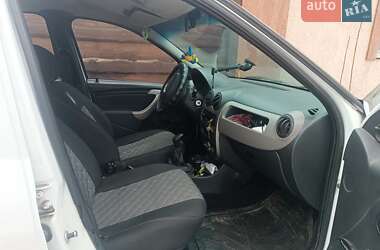 Седан Dacia Logan 2008 в Магдалиновке