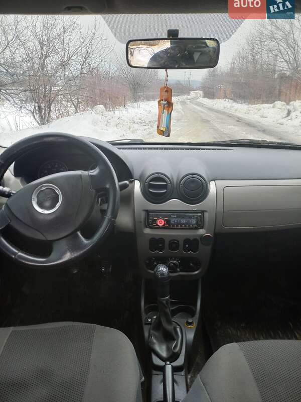 Седан Dacia Logan 2009 в Дрогобыче