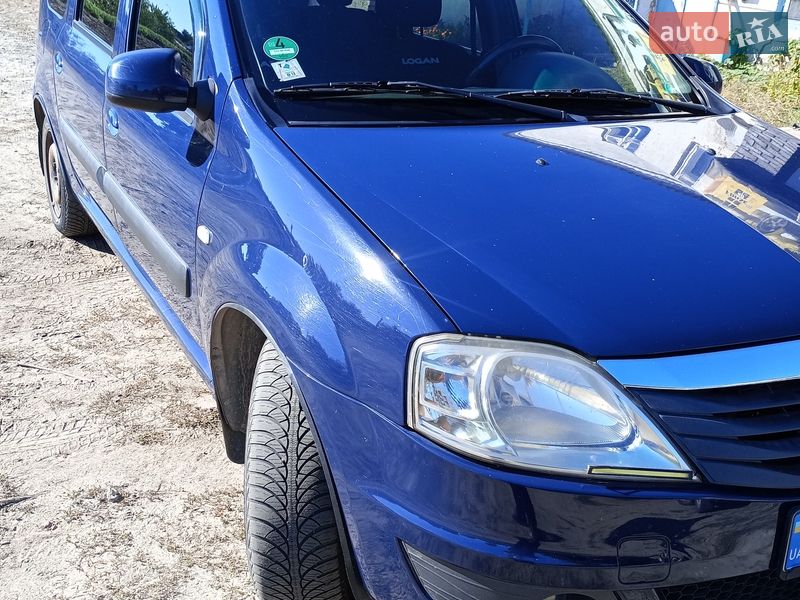 Седан Dacia Logan 2009 в Тростянце
