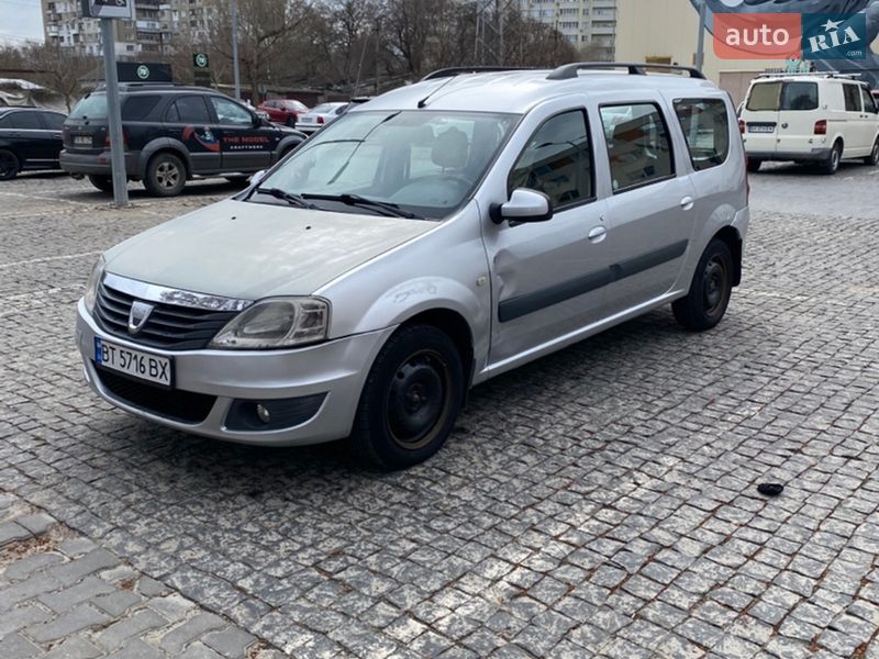 Седан Dacia Logan 2011 в Одессе