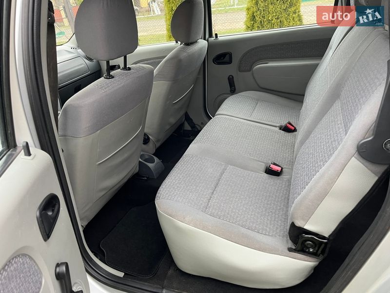 Седан Dacia Logan 2009 в Луцке фото 9 Седан Dacia Logan 2009 в Луцке