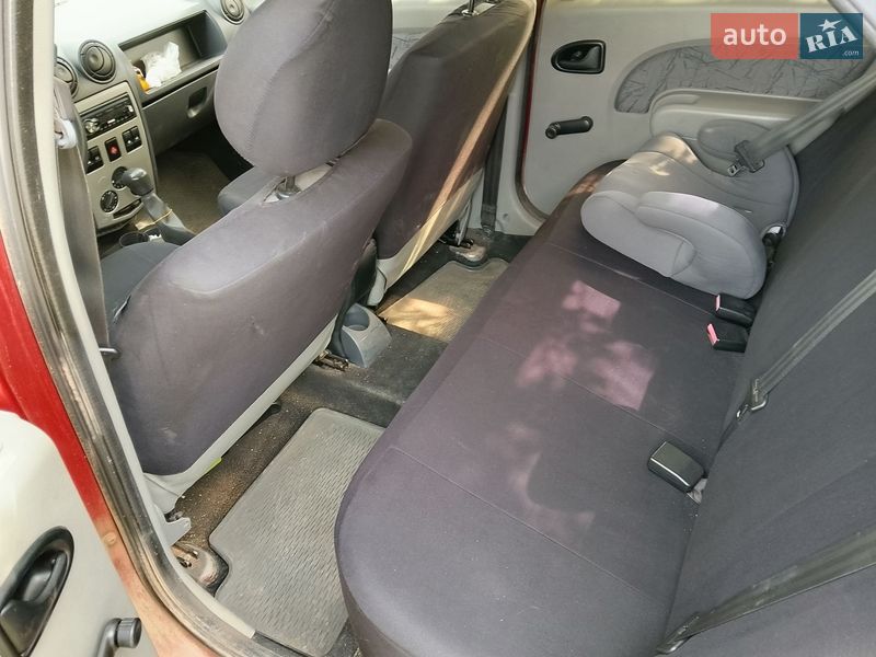 Седан Dacia Logan 2006 в Хусті фото 5 Седан Dacia Logan 2006 в Хусті