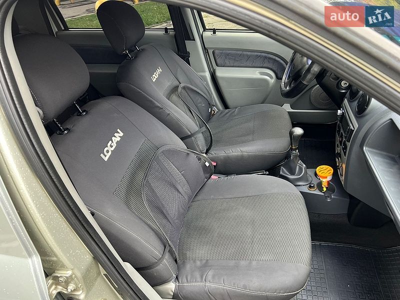 Седан Dacia Logan 2006 в Ивано-Франковске