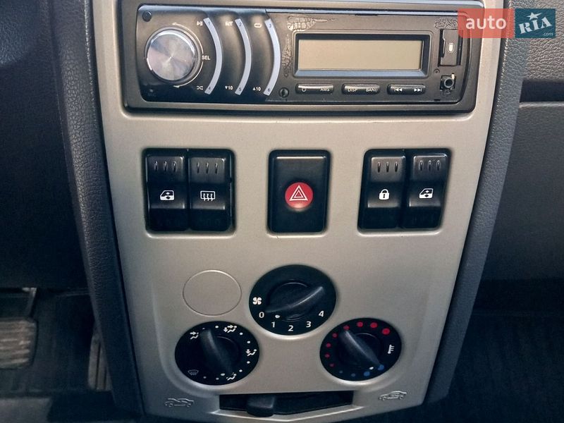 Седан Dacia Logan 2006 в Ивано-Франковске