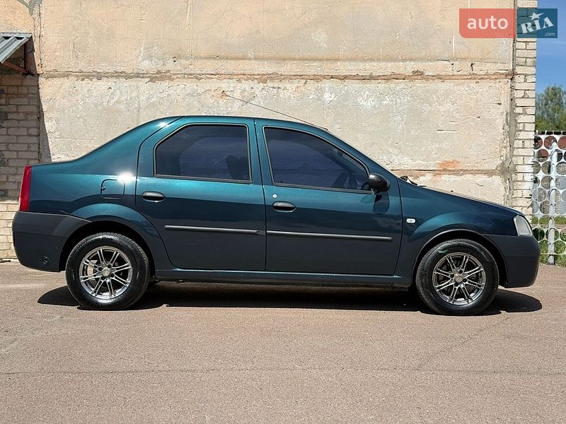 Седан Dacia Logan 2006 в Киеве