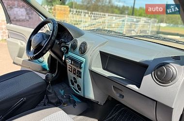 Седан Dacia Logan 2006 в Киеве