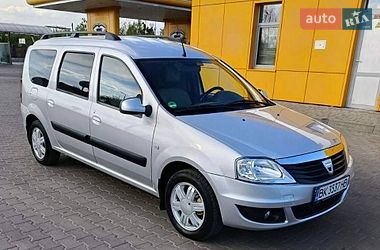 Седан Dacia Logan 2010 в Дубно
