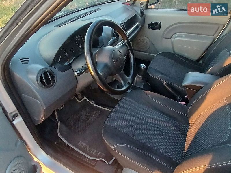 Седан Dacia Logan 2008 в Гадяче
