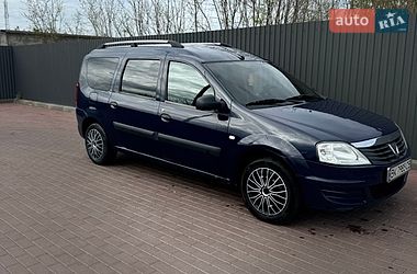 Седан Dacia Logan 2011 в Сарнах