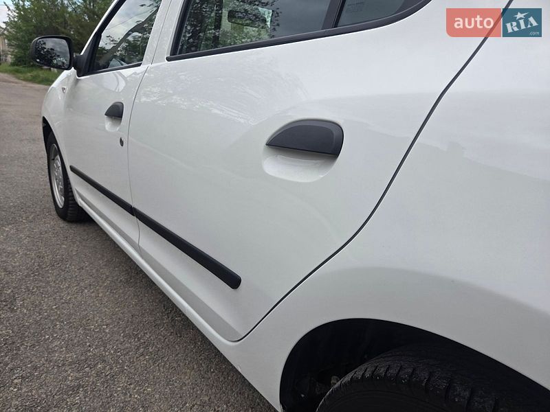 Седан Dacia Logan 2015 в Каменском