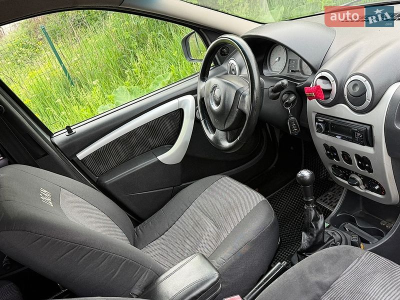 Седан Dacia Logan 2008 в Золотоноші