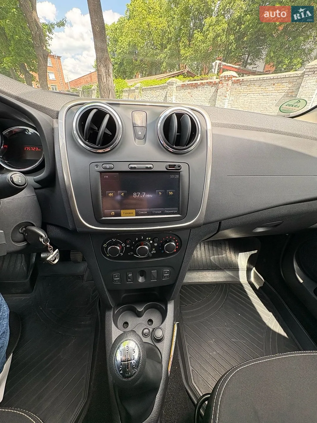 2013 Dacia Logan - мініатюра 10