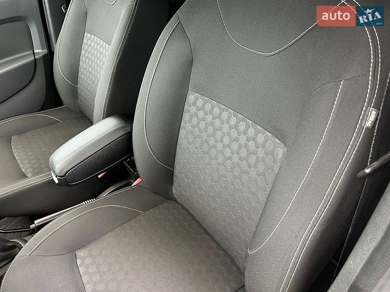 Седан Dacia Logan 2015 в Белой Церкви
