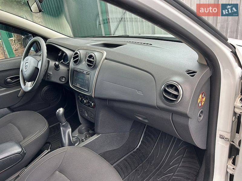 Седан Dacia Logan 2015 в Белой Церкви
