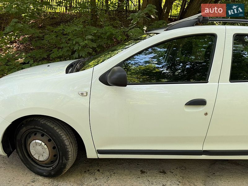 Седан Dacia Logan 2014 в Львове