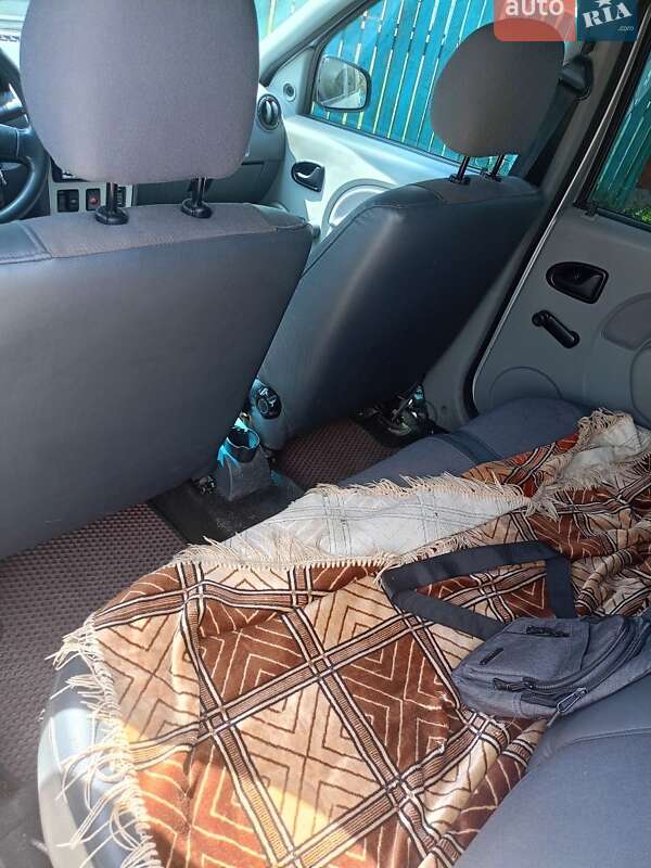 Седан Dacia Logan 2008 в Костополе
