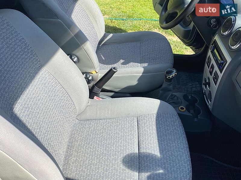 Седан Dacia Logan 2008 в Луцке