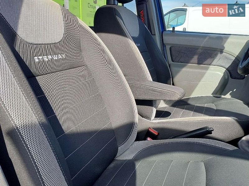 Седан Dacia Logan 2006 в Виннице