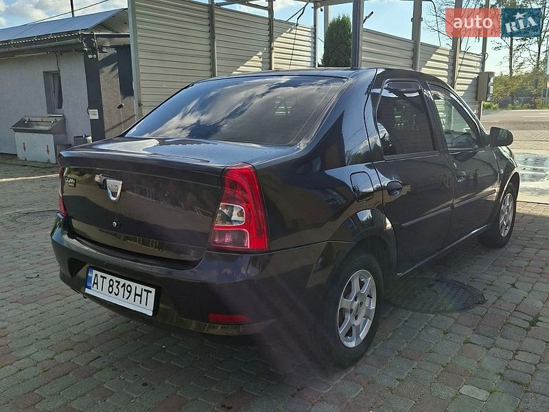 Седан Dacia Logan 2010 в Івано-Франківську