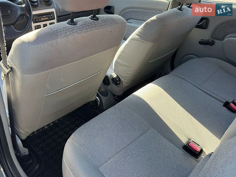 Седан Dacia Logan 2008 в Вінниці фото 13 Седан Dacia Logan 2008 в Вінниці