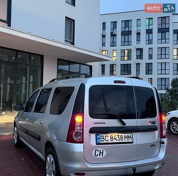 Седан Dacia Logan 2009 в Ужгороде