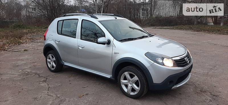 Хэтчбек Dacia Sandero StepWay 2011 в Чернигове