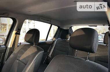 Позашляховик / Кросовер Dacia Sandero StepWay 2010 в 