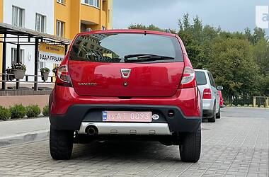 Хетчбек Dacia Sandero StepWay 2012 в Чернігові