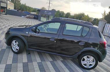 Позашляховик / Кросовер Dacia Sandero StepWay 2014 в Львові