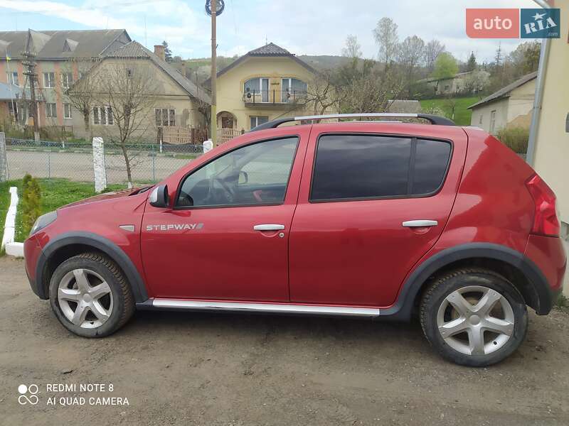 Хетчбек Dacia Sandero StepWay 2012 в Ужгороді