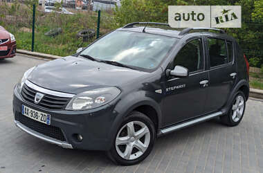 Внедорожник / Кроссовер Dacia Sandero StepWay 2010 в Ровно