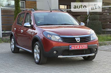 Внедорожник / Кроссовер Dacia Sandero StepWay 2010 в Стрые