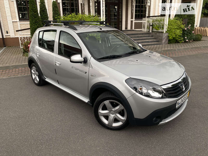 Внедорожник / Кроссовер Dacia Sandero StepWay 2012 в Виннице