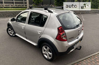 Внедорожник / Кроссовер Dacia Sandero StepWay 2012 в Виннице